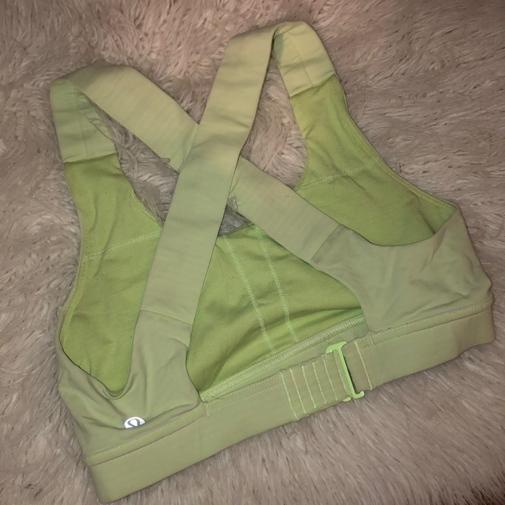 Lululemon sports bra